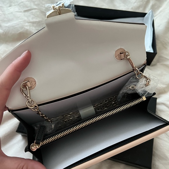 MCM Wallet on a Chain - Picture 4 of 7